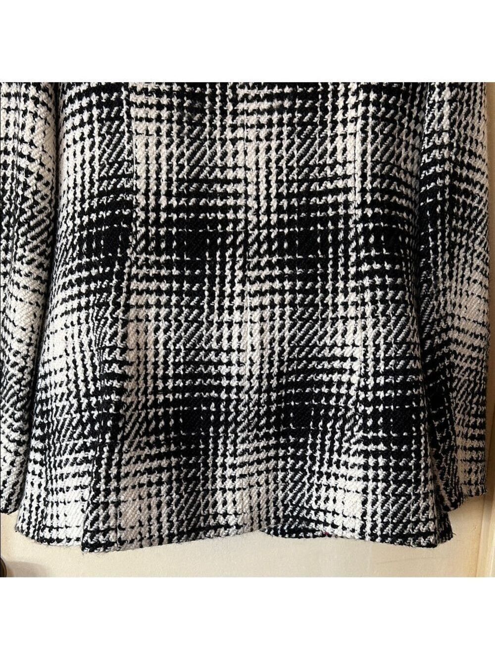 Gallery Black and White Houndstooth Jacket with Red Lining size S - Picture 8 of 11